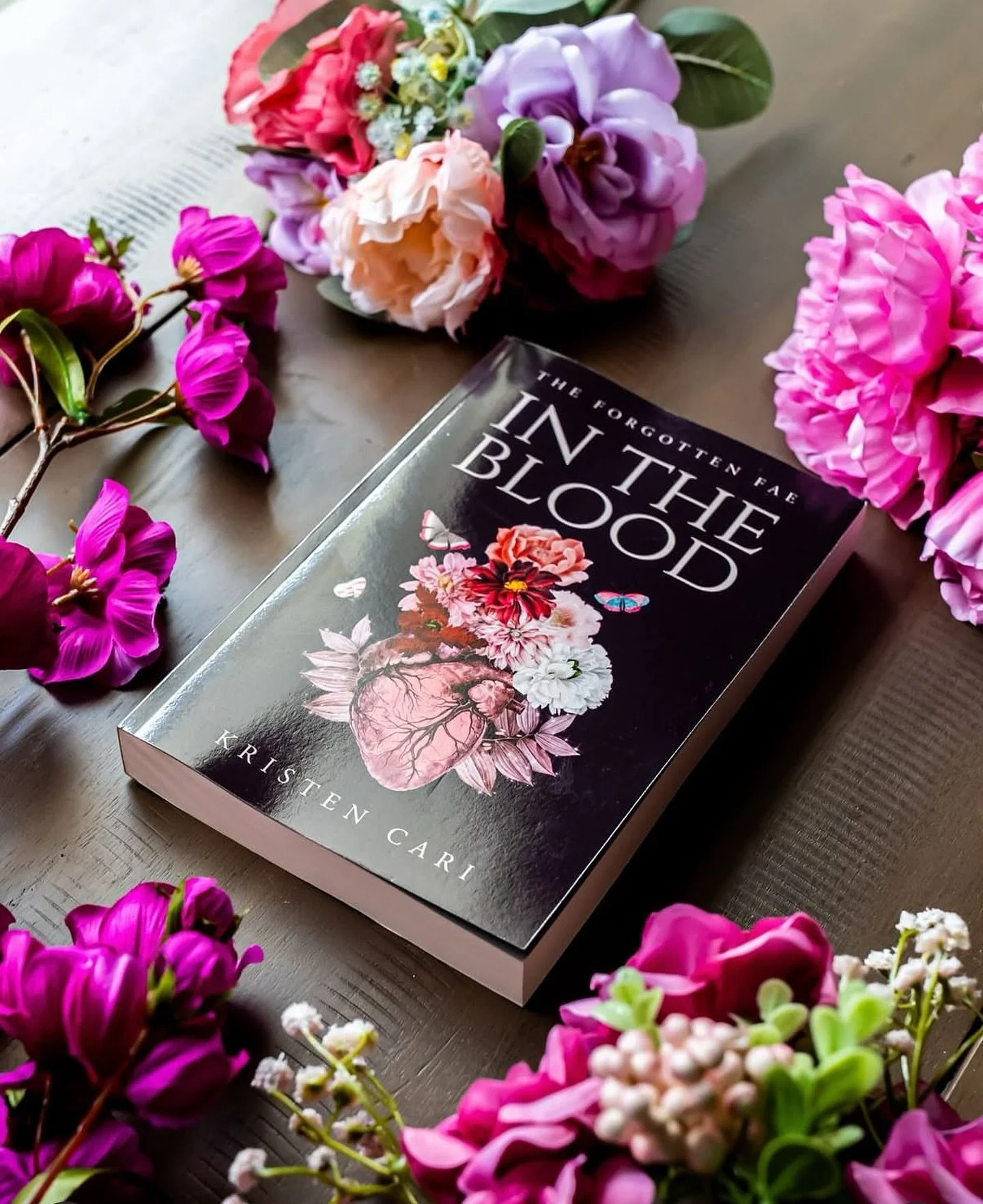 Check out this article by @what.lara.reads featuring In the Blood 🥰. Photo credit to the wonderful @what.lara.reads 

https://fooddrinklife.com/what-in-the-romantasy/