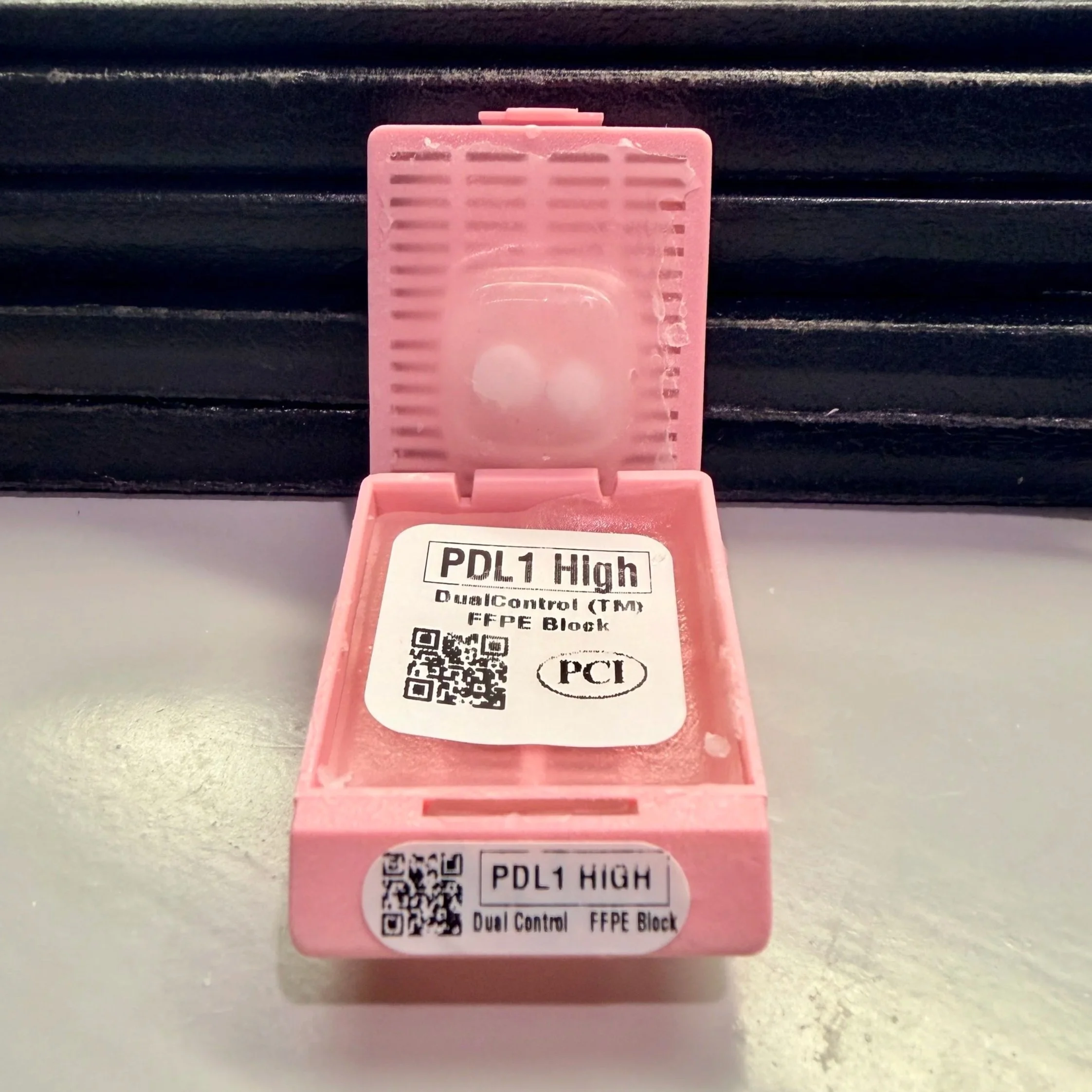 PDL1+HIGH+FFPE+block+DualControl+showcase.jpg