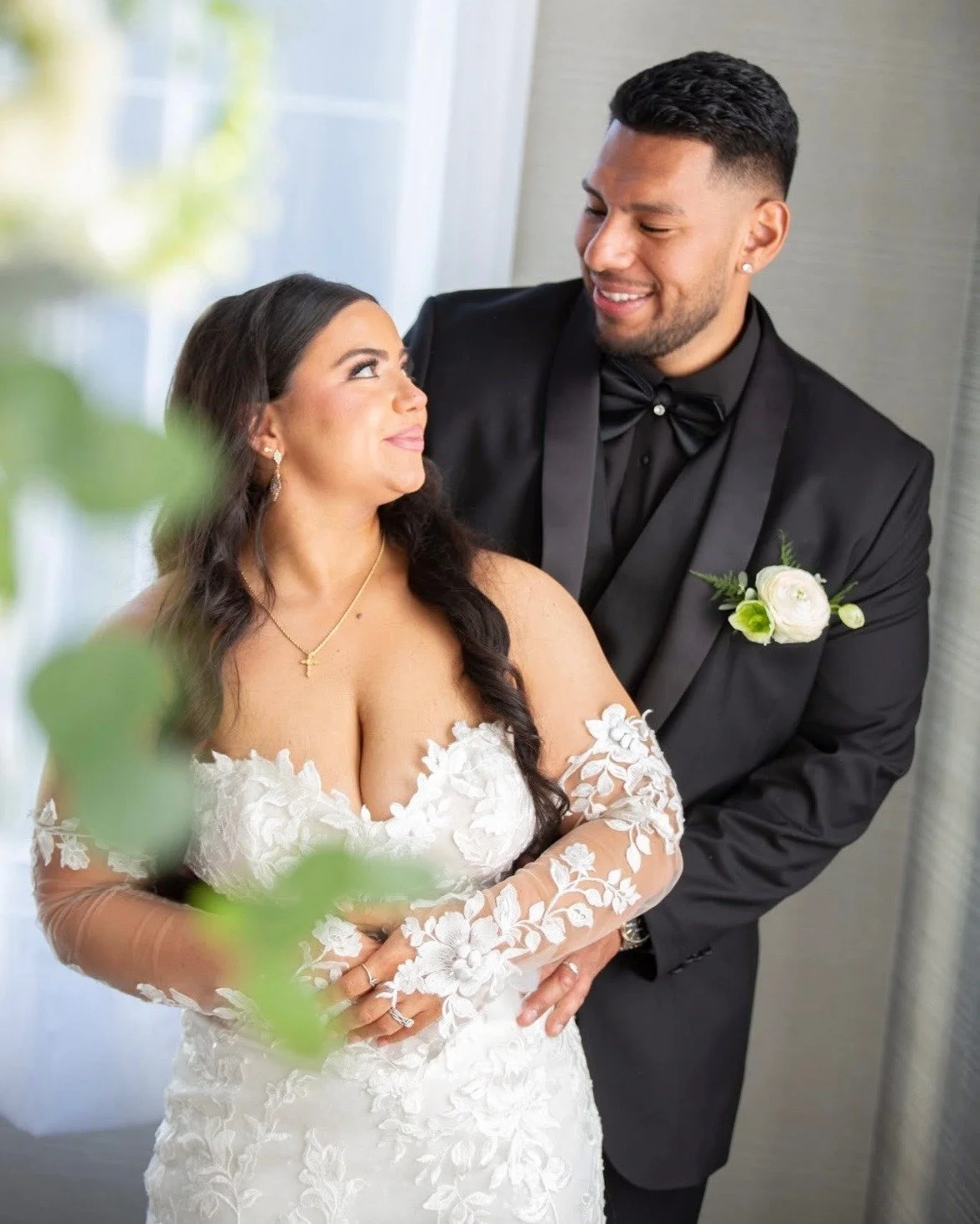 A L E S S I A 💍 🕊
Nothing makes us happier than being part of your big day. Thank you for trusting us to help you shine, beautiful bride! ✨
#longislandwedding #bridesoflongisland #bride #longislandspraytan