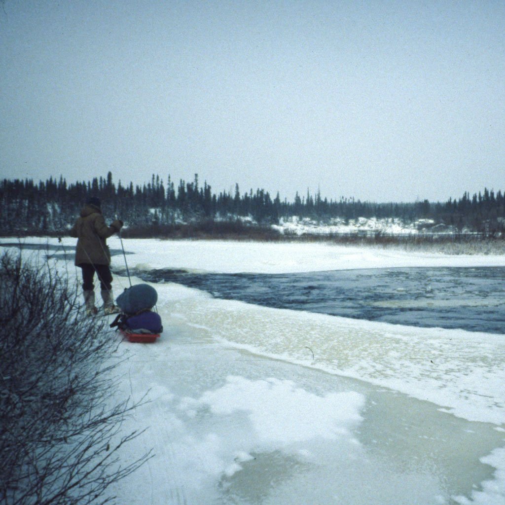 VERY sketchy skiing (image 18 of 18)