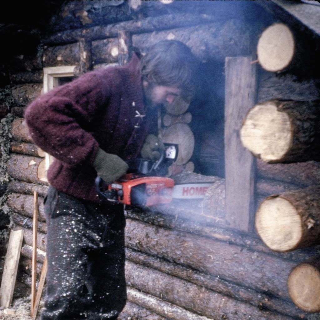 After bracing the logs between the windows it was time to make a scary cut. Thankfully, the logs held fast and the structure was secure. (image 22 of 32)