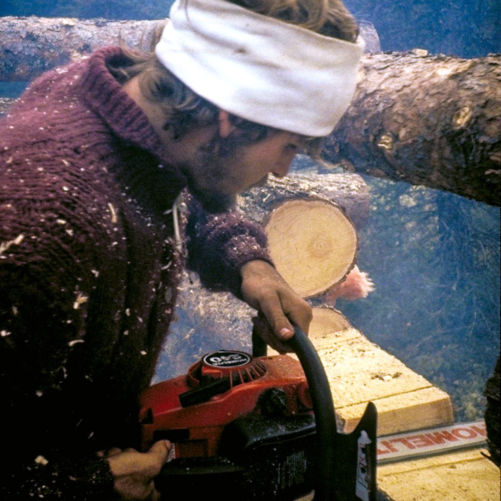 Poking the bar of a chainsaw into a wall of beautiful logs was a bit unsettling. Luckily we managed to do so without incident or damage to the cabins structure. (image 14 of 32)