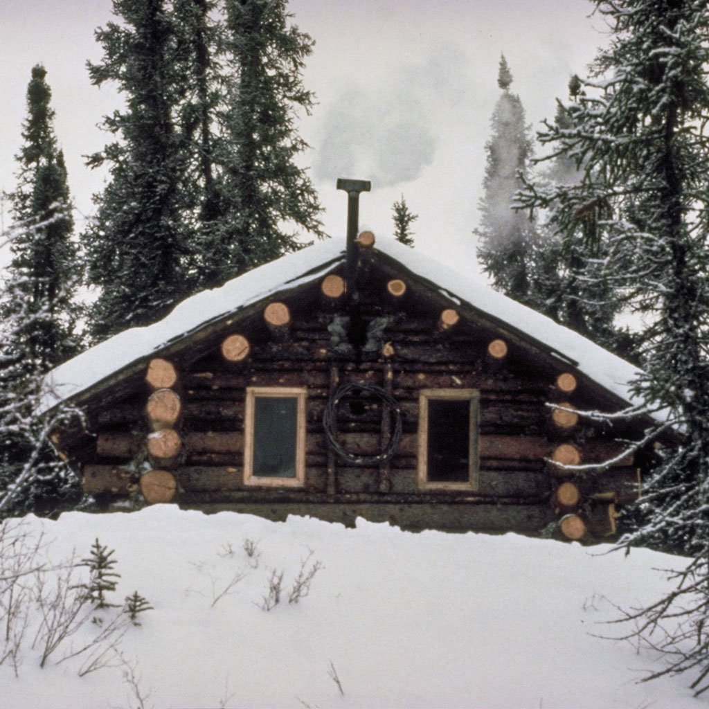 The cabin was finished just as the weather was starting to turn and the rive began to freeze up. Despite its small size, the cabin was beautiful. We completed this in 19 days and it was the one of the hardest, greatest jobs I've ever had. (image 27 o