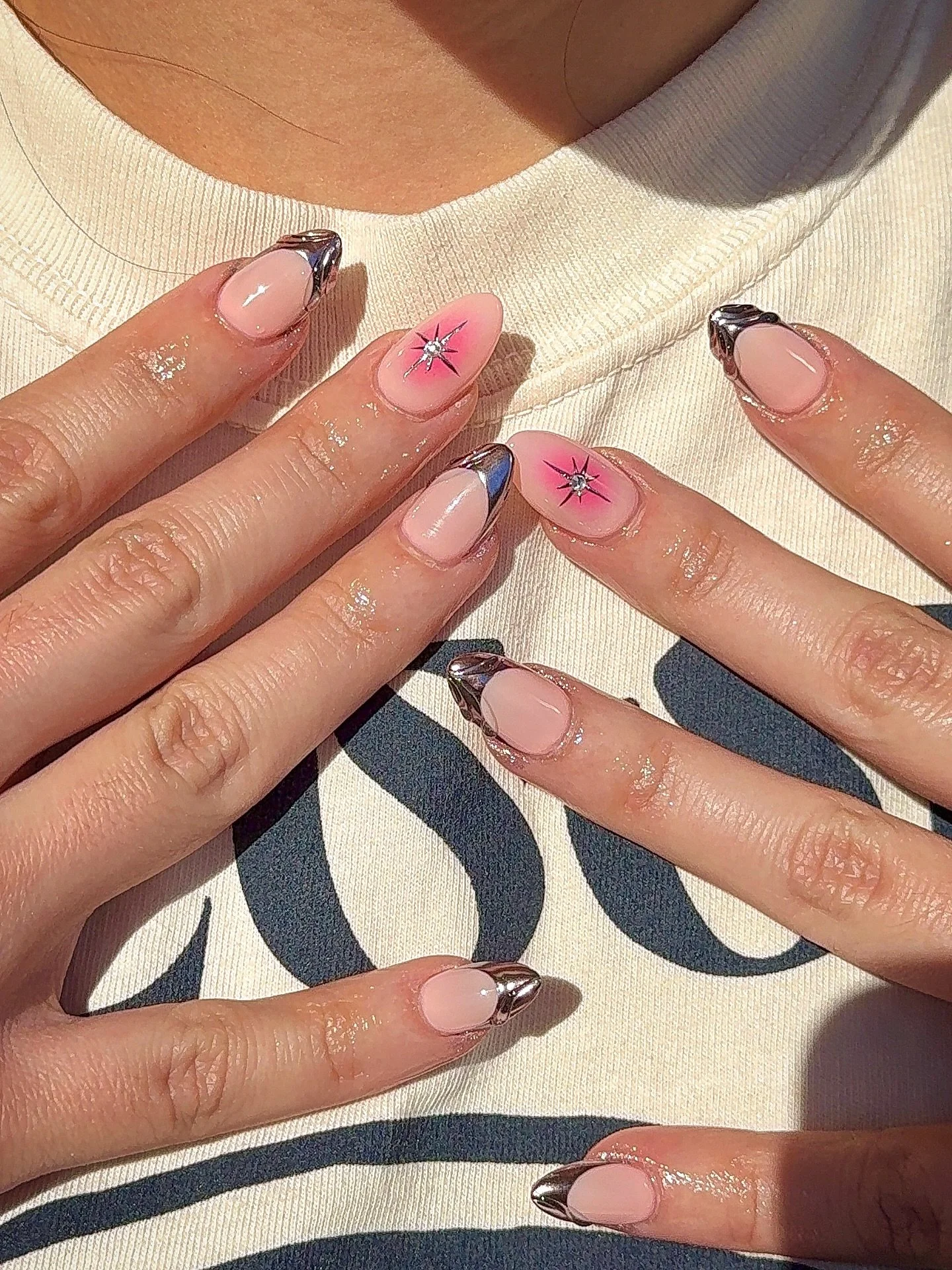 Aura aura. And chrome. By @emlovesnailies