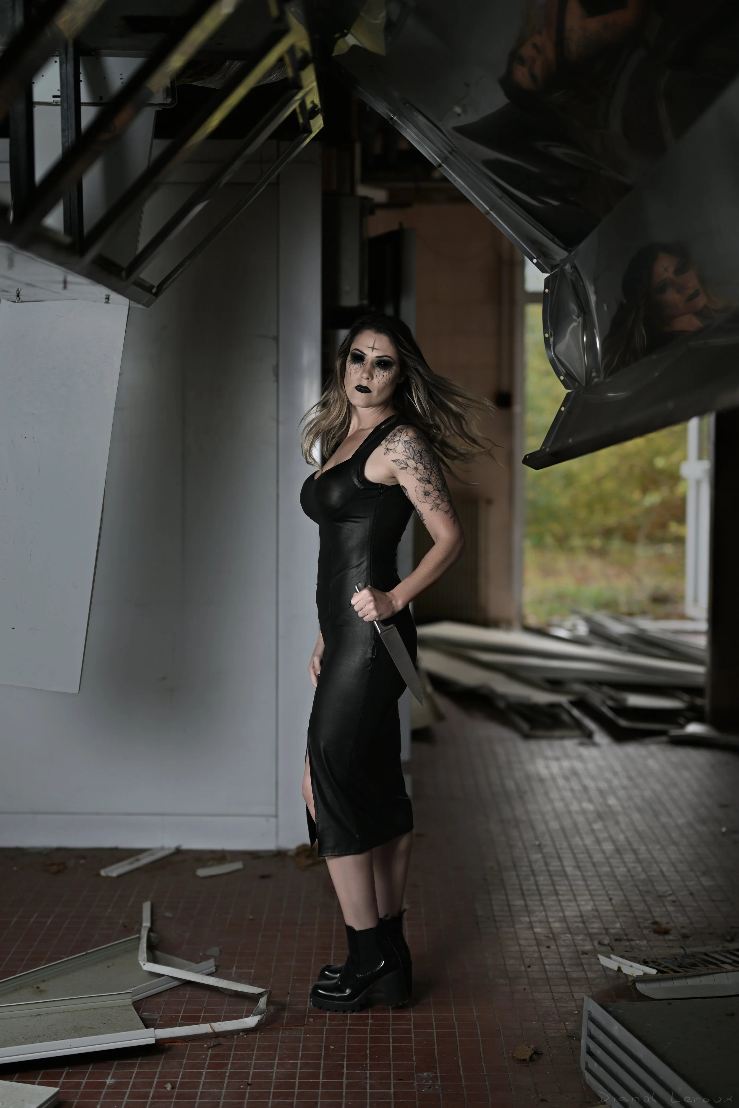 DSC_8826_(24)_Final saturation yeux noir_Final_Signé.jpg