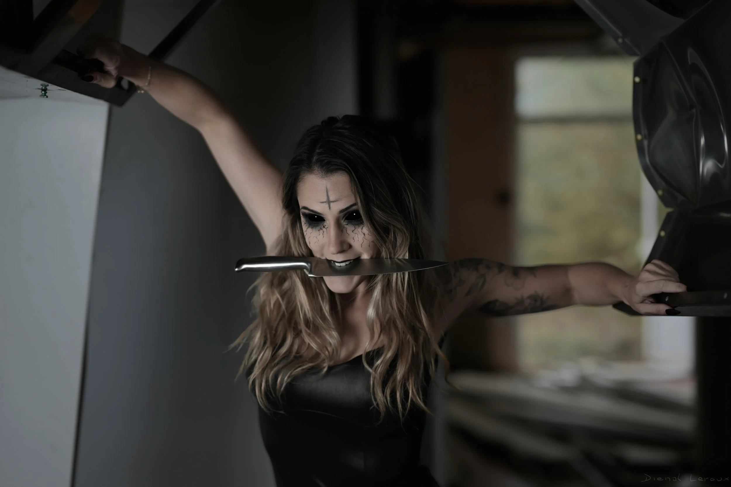 DSC_8845_(24)_Final saturation yeux noir_Final_Signé.jpg