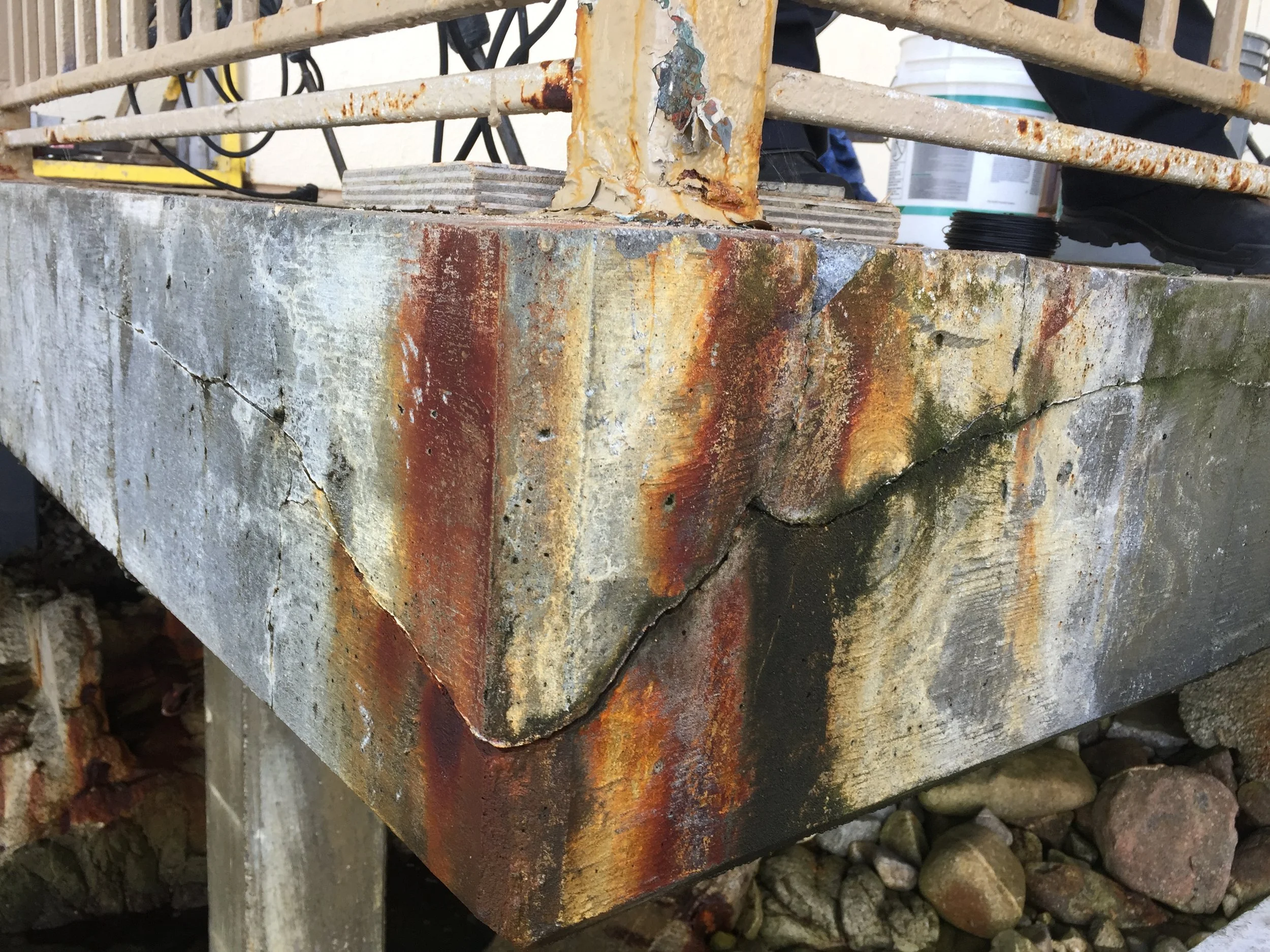 Corroded_Concrete_Support