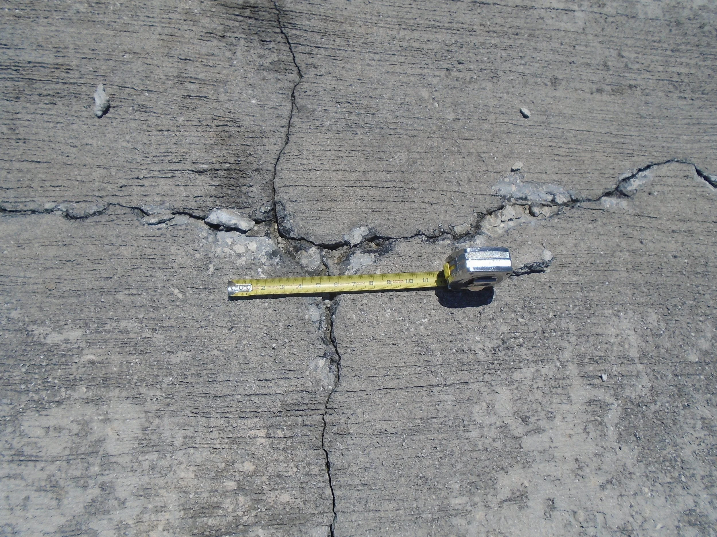 runit-dome-crack-measurement.jpg