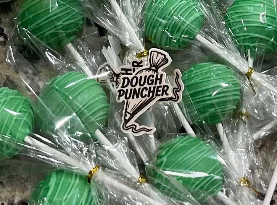 Fun side quest this weekend! Had fun making these cake pops! 👩&zwj;🍳