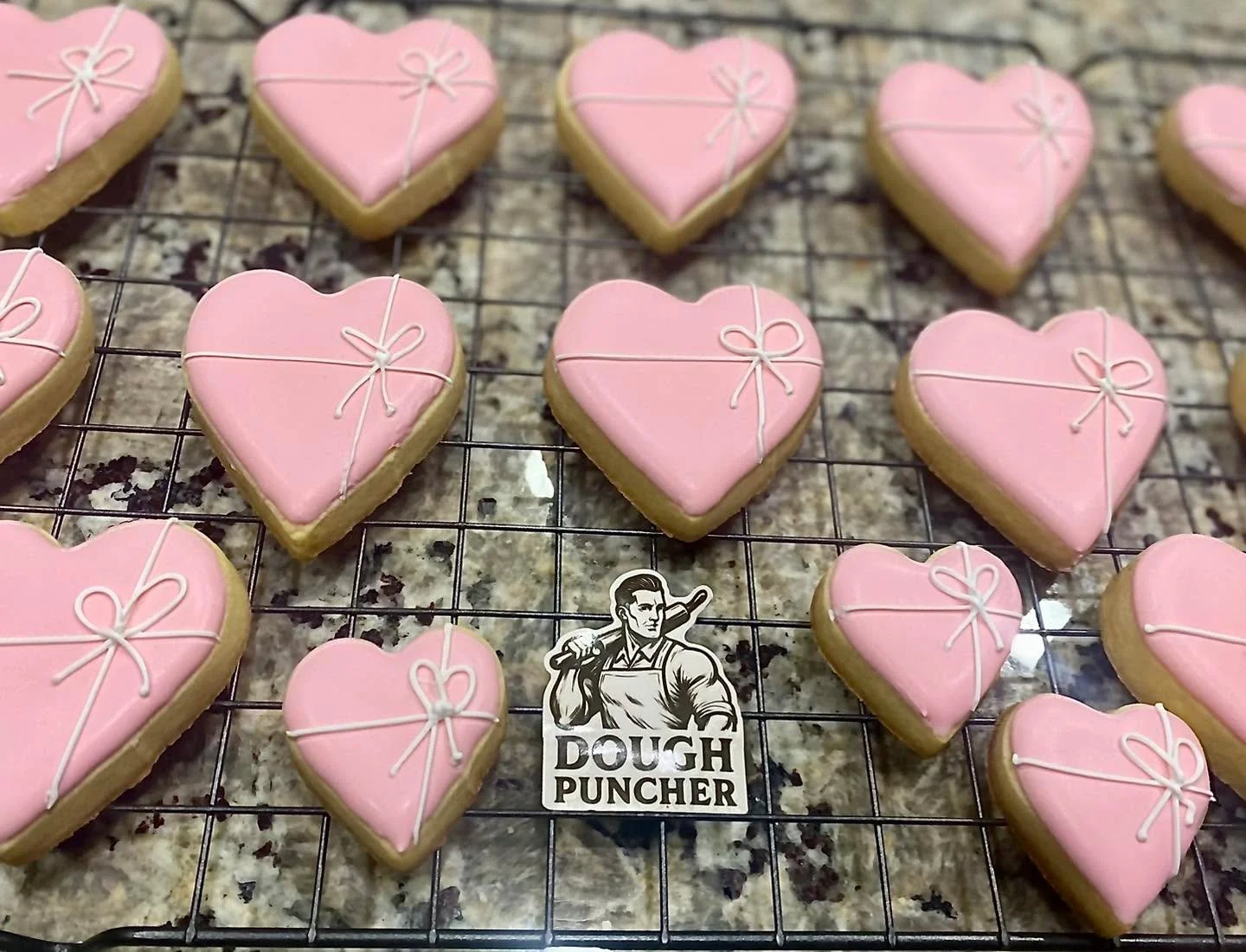 Happy Valentines Day 💕🥰
#surpriseaz#cottagebaker#doughpuncher.com