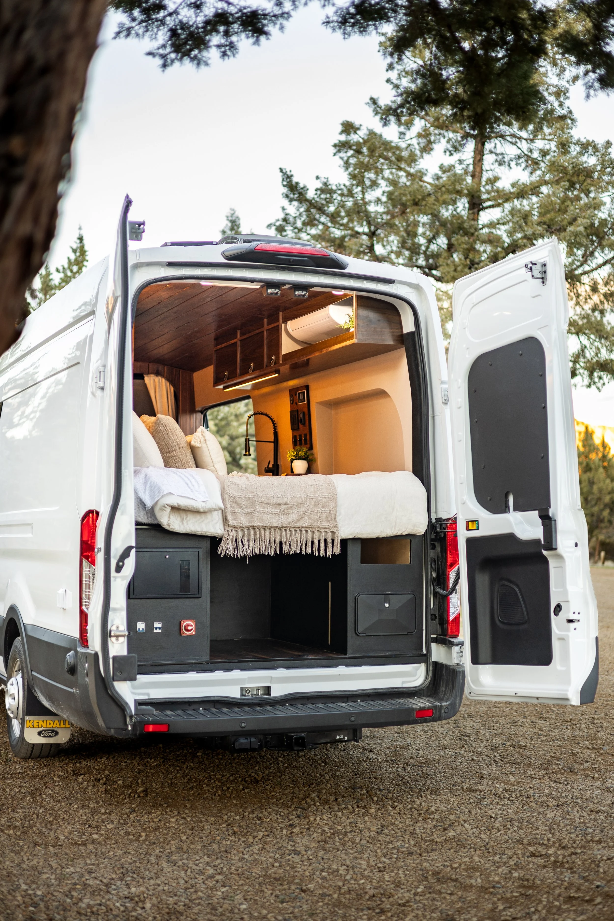 DobsonVan_Carlywesolowskiphotography-1.jpg