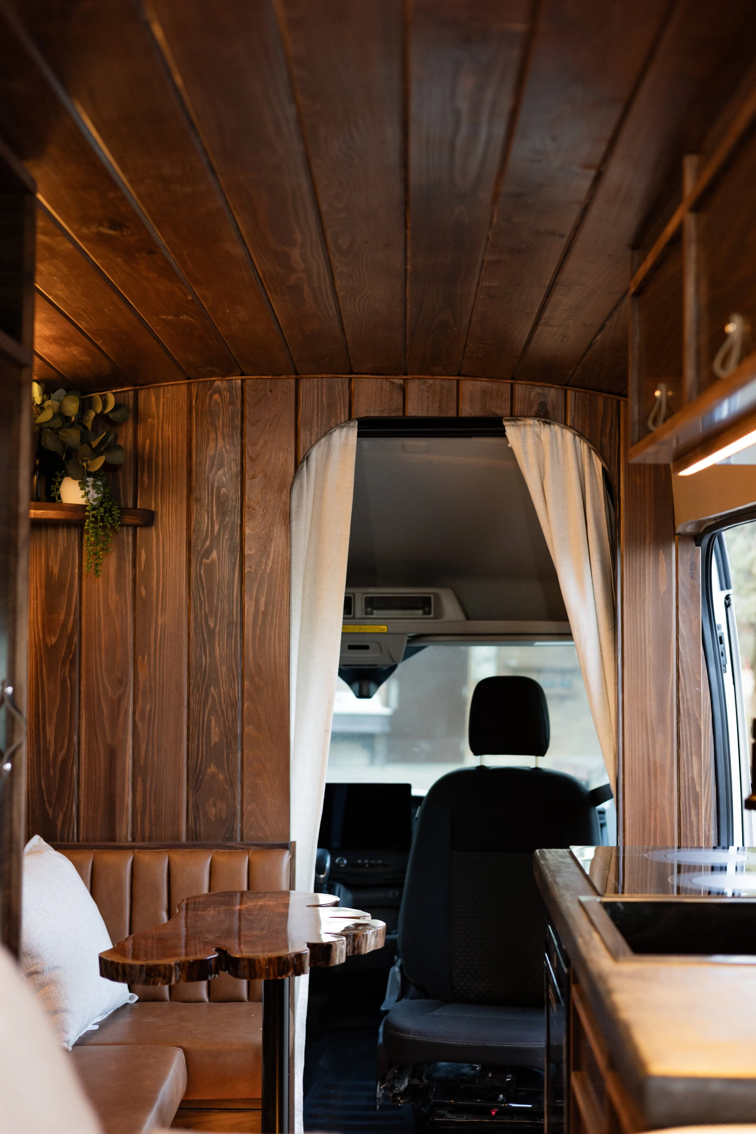 DobsonVan_Carlywesolowskiphotography-14.jpg