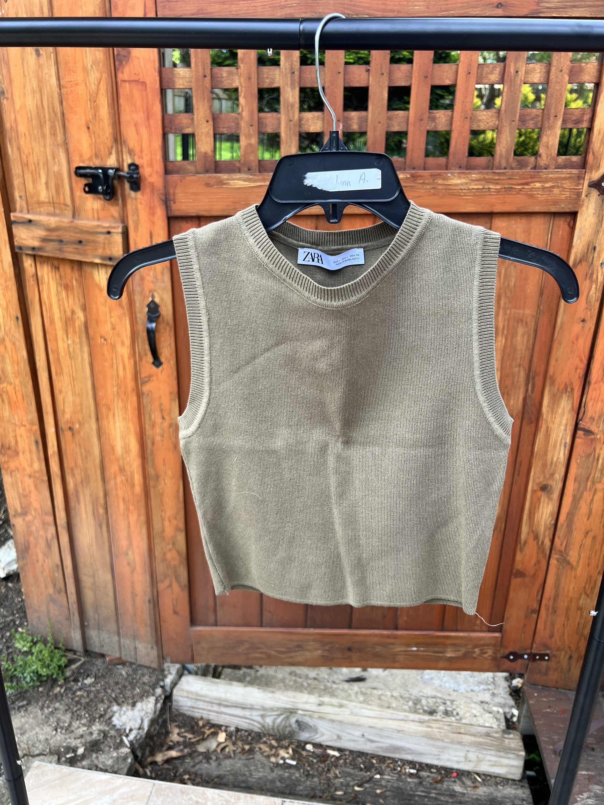 Zara Sleeveless Shirt - $10