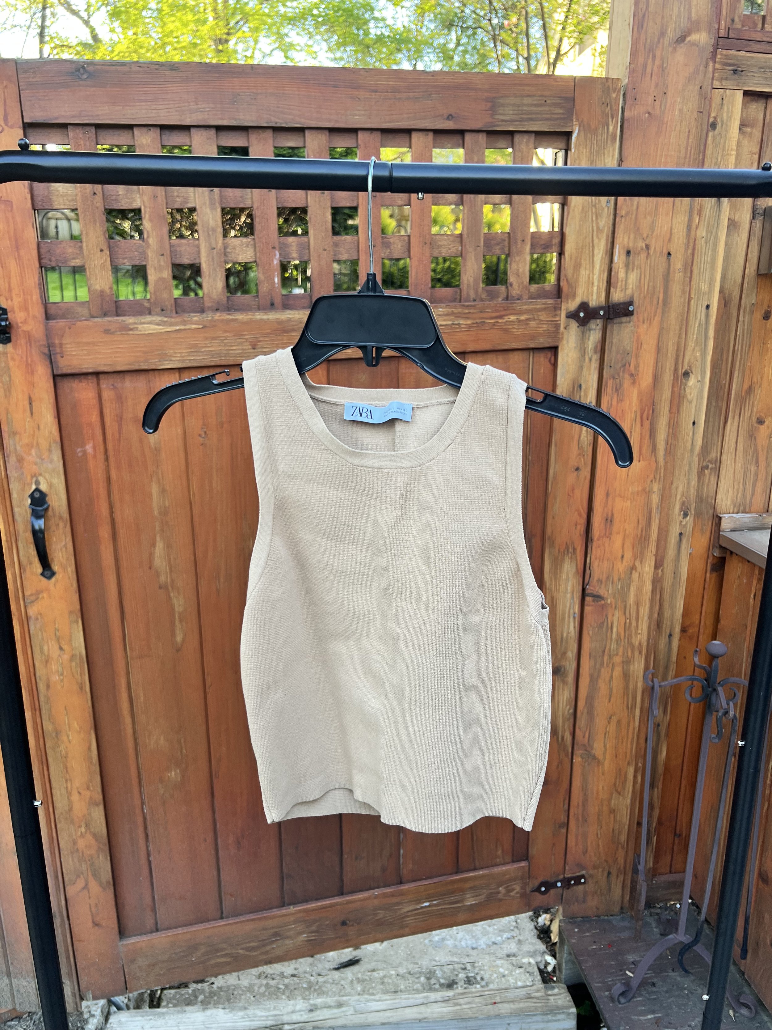 Zara Sleeveless Shirt - $10