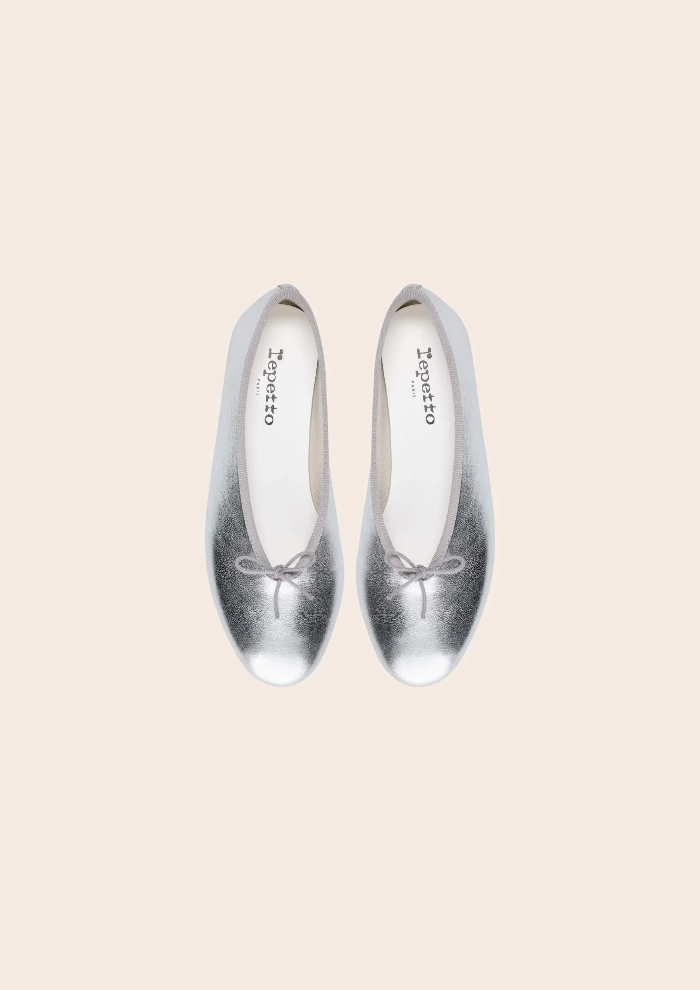 Des ballerines argent bout amande : à porter toute l'année !