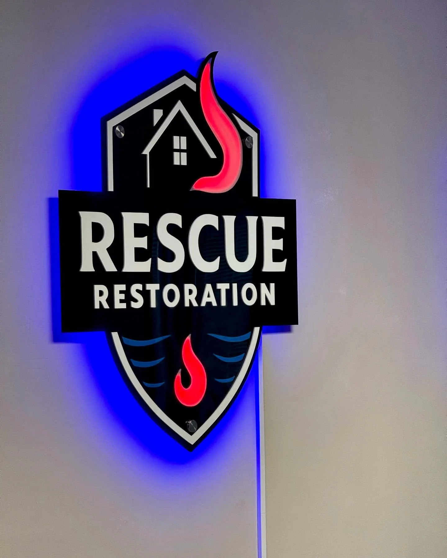 One of the most important aspects in how you define your business, is the way in which you display your brand.
A clean logo. A well-crafted sign. Hung with intent; akin to a piece of art, and not an afterthought. Your sign defines your brand and y