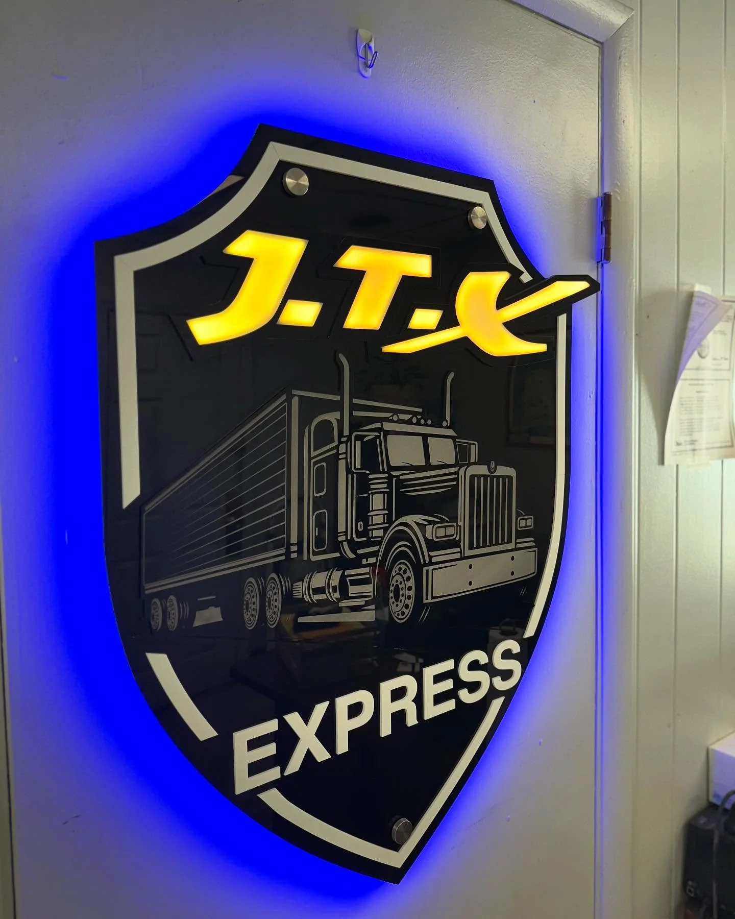 New install for a local trucking company, JTX Express! This sign turned out absolutely phenomenal and the customer was completely blown away with the results. Purchased by one of the employees as a Thank You to the boss