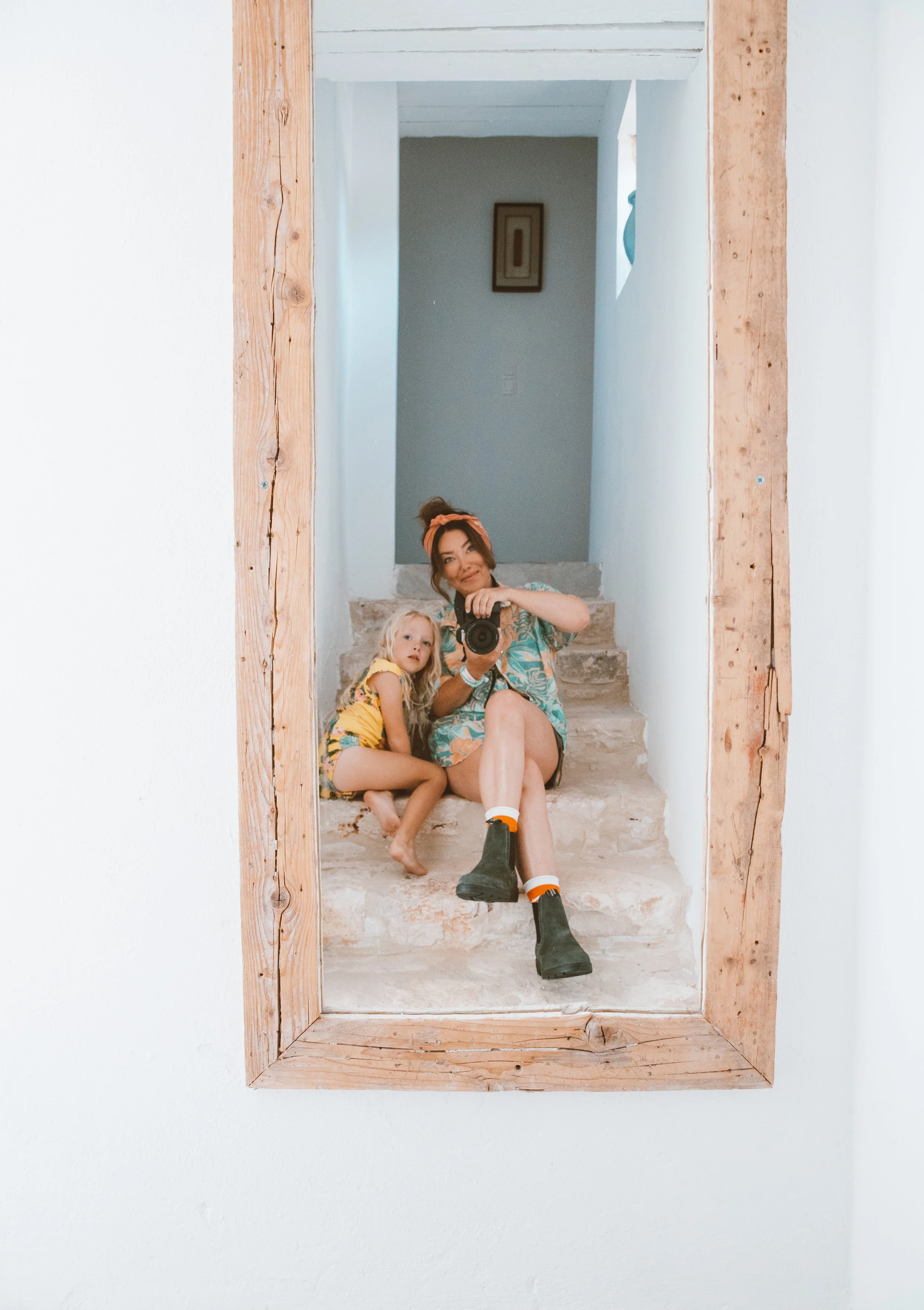 Greece in Motion. A global collaboration for Blundstone documenting the intersection of work, wanderlust, and motherhood. From Athens to the islands, we stayed grounded in the boots I trust for every shoot and every step my daughter takes. #lovemyblu