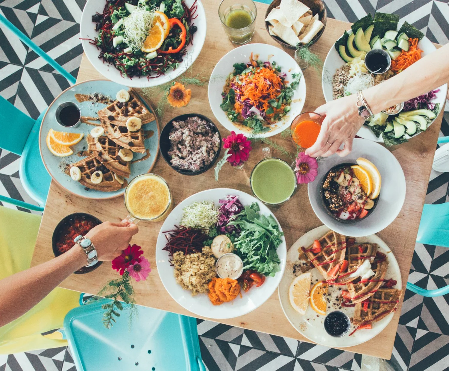 Social Media + Print Ad Campaign for Southern Squeeze