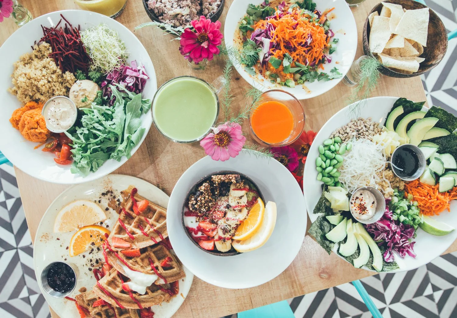 Social Media + Print Ad Campaign for Southern Squeeze