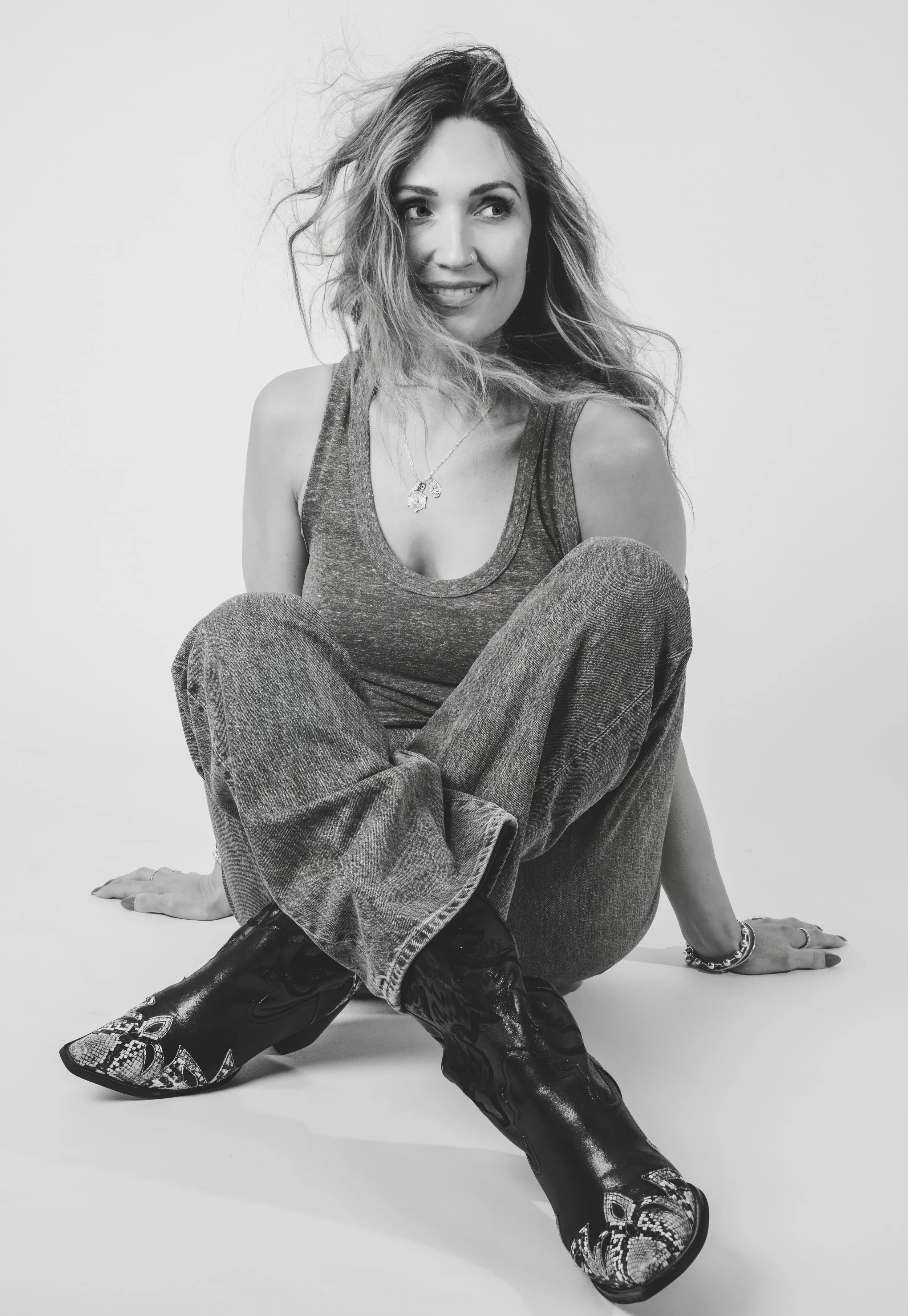 HannahPearl_Headshots_019.jpg