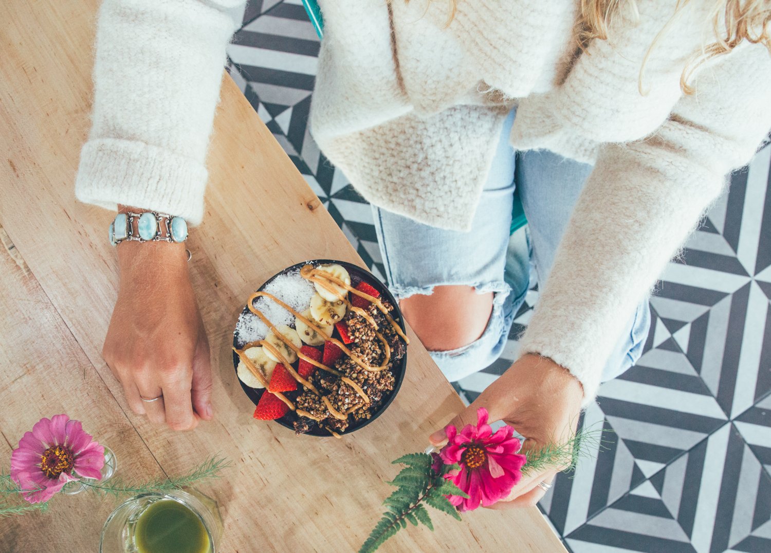 Social Media + Print Ad Campaign for Southern Squeeze