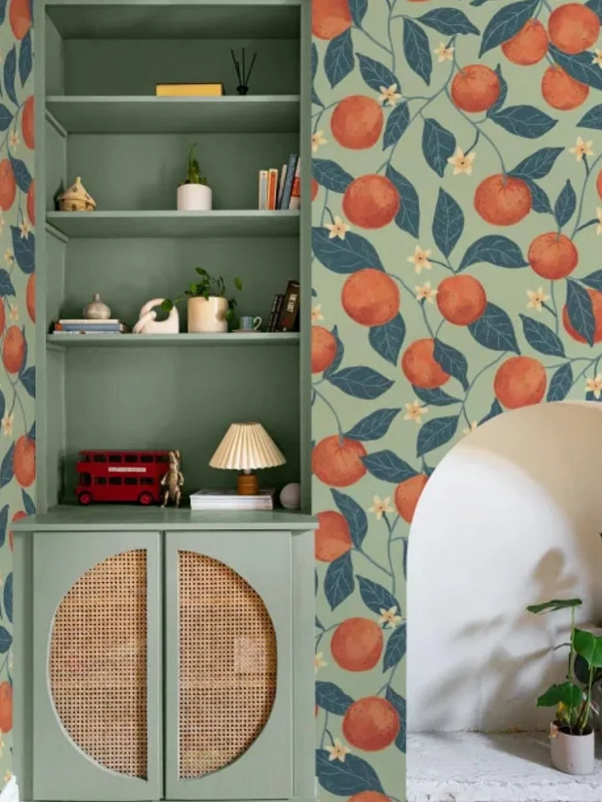 Wallpapers so pretty you could eat them up*

* editors note - please don&rsquo;t as they likely contain toxins and taste like glue. 

📸: @hoviaofficial @lemonparkpaper @miltonandking @flavorpaper @rebelwalls 

#wallpaperdesign #wallpaper #austin #fo