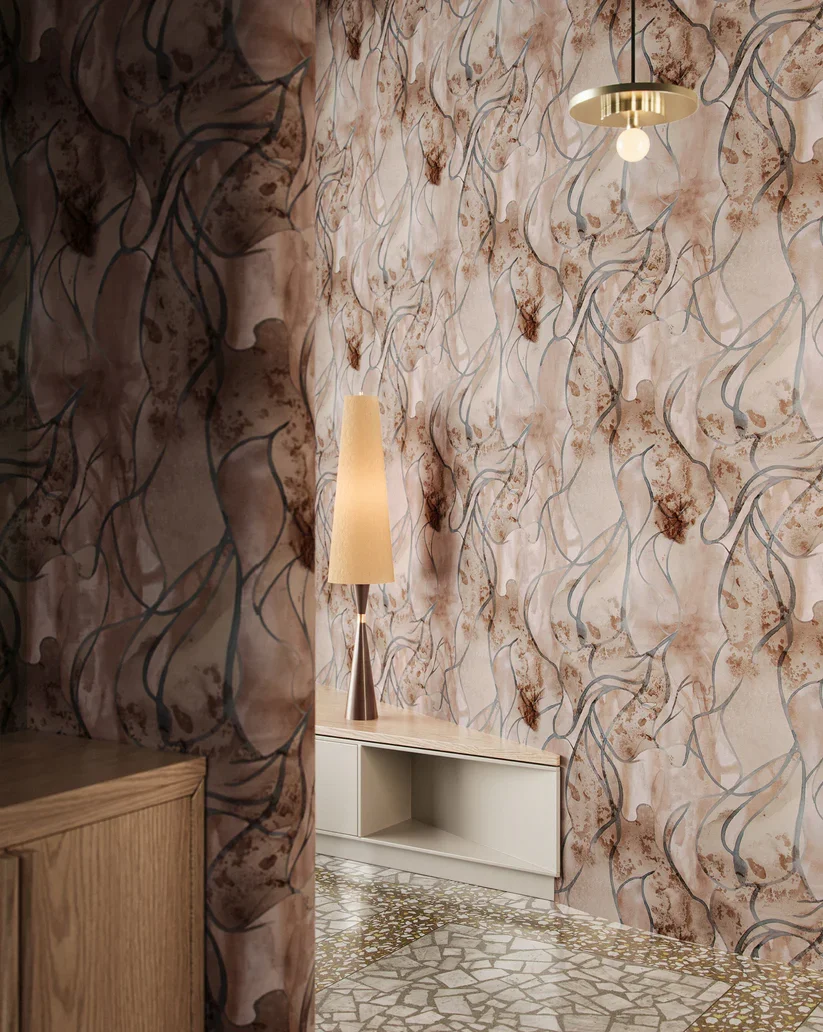 wallpaper-hibiscus-lily-amber-beige-brown-grey-eskayel-insitu-web_816a7dc2-de47-4183-be38-b391e9f1e669.webp