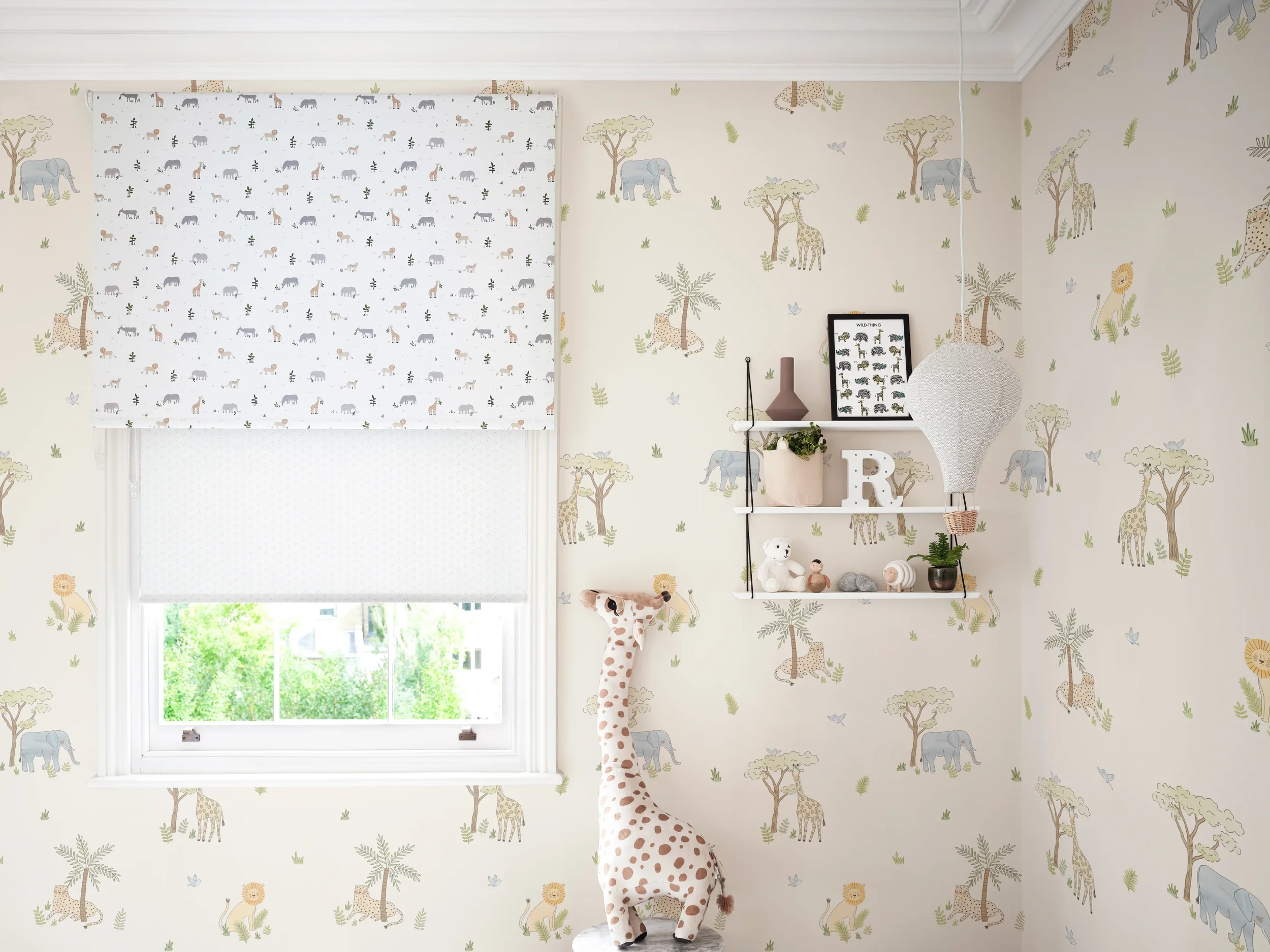 safari-nursery-wallpaper.webp