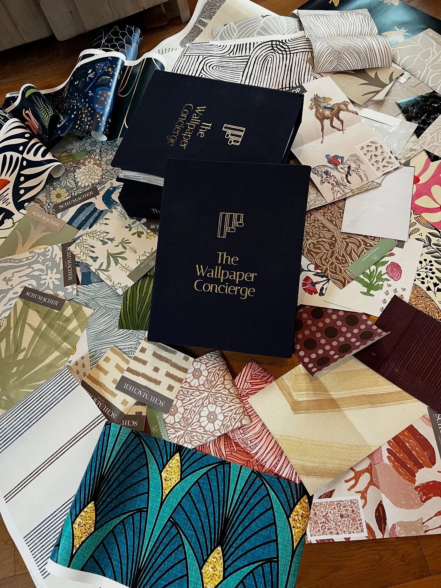 Hello. My name is Lindsay. And I&rsquo;m a wallpaper addict. 🙋🏼&zwj;♀️

#austininteriordesign #austindesign #wallpaper #wallpaperdecor #smallbuisness #atxsmallbusiness #wallpaperinspo #wallpaperinstaller #wallpaperinspiration