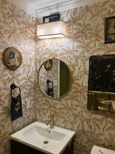 Another incredible transformation with the beautiful Palmy print available at @supplyshowroom. This transformation included not just wallpaper removal, but crown molding on the ceilings and adjusting a vanity to be flush against the wall.  We also sp