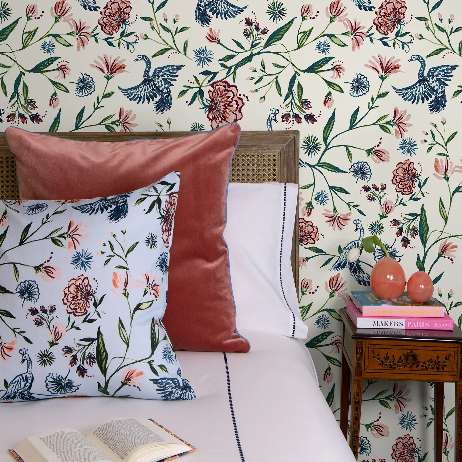 bedroom-cosmoeuro-daphnecream_10c8f2e1-72ce-4ce7-a955-3278facbe7b8.webp