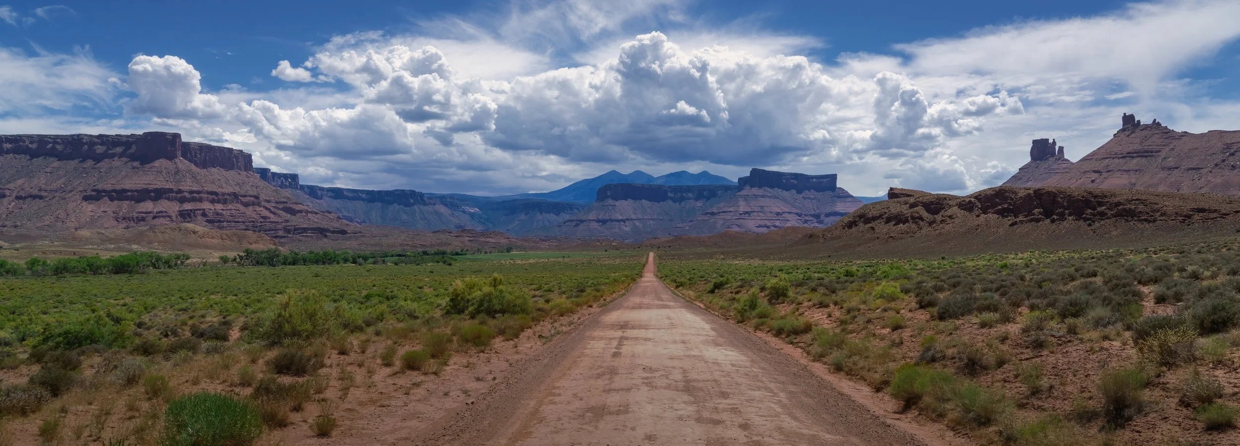 moab-castle-valley-panoramic-print.jpg