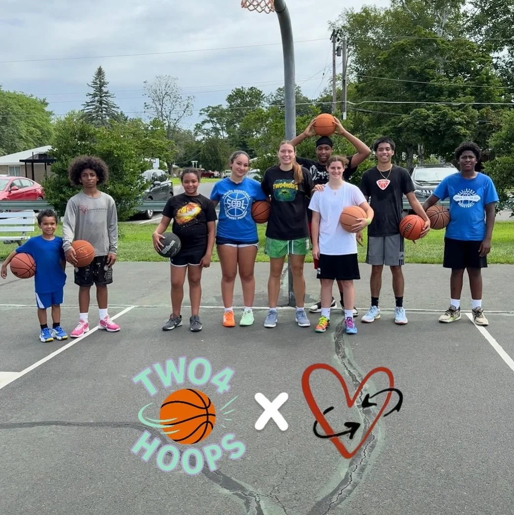 Feeling grateful for the 8 athletes who showed up and showed out at the very FIRST Two4Hoops x @laboroflove_usa Summer Skills Clinic! 🏀
Had a blast sharing the game I love with some awesome kids from the community. Thank you to any parents as well!
