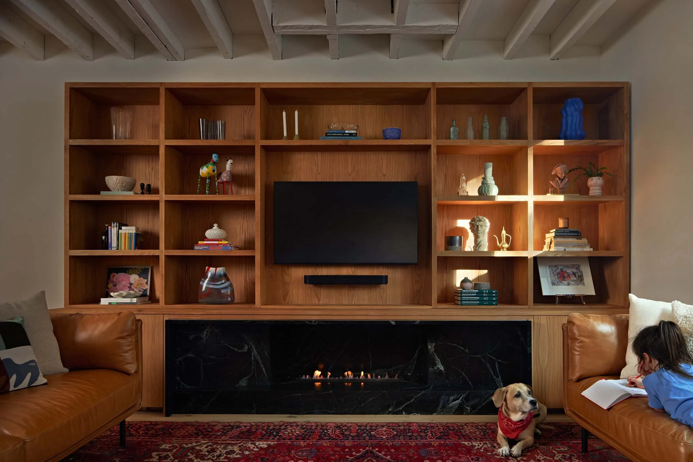 02_LO_2203Lombard_RoundThreePhotography_Living.jpg