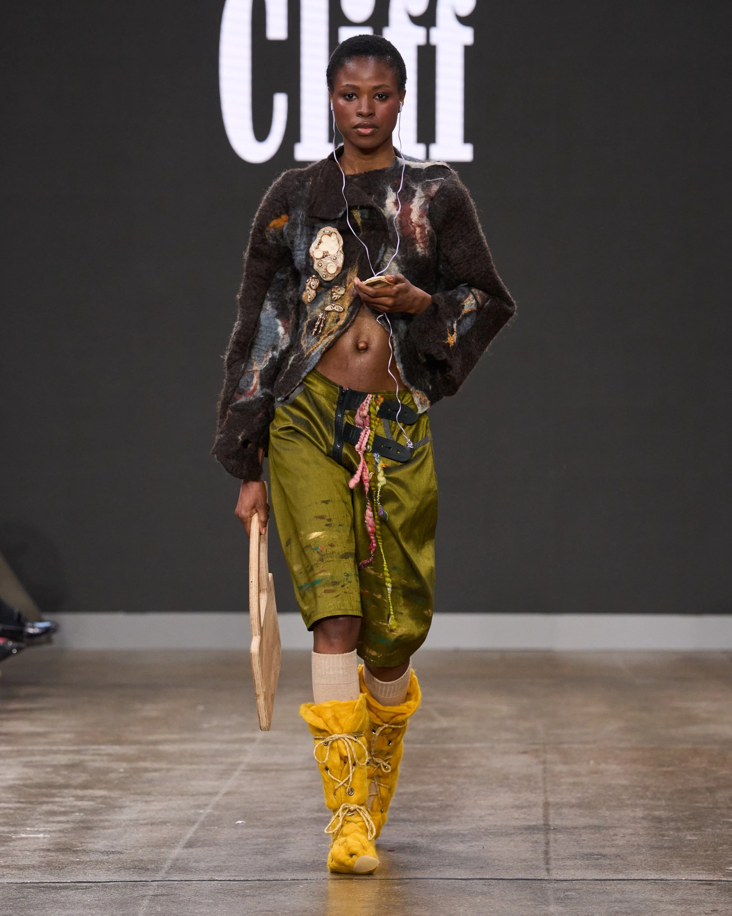 Dunne Cliff F26 006.jpg