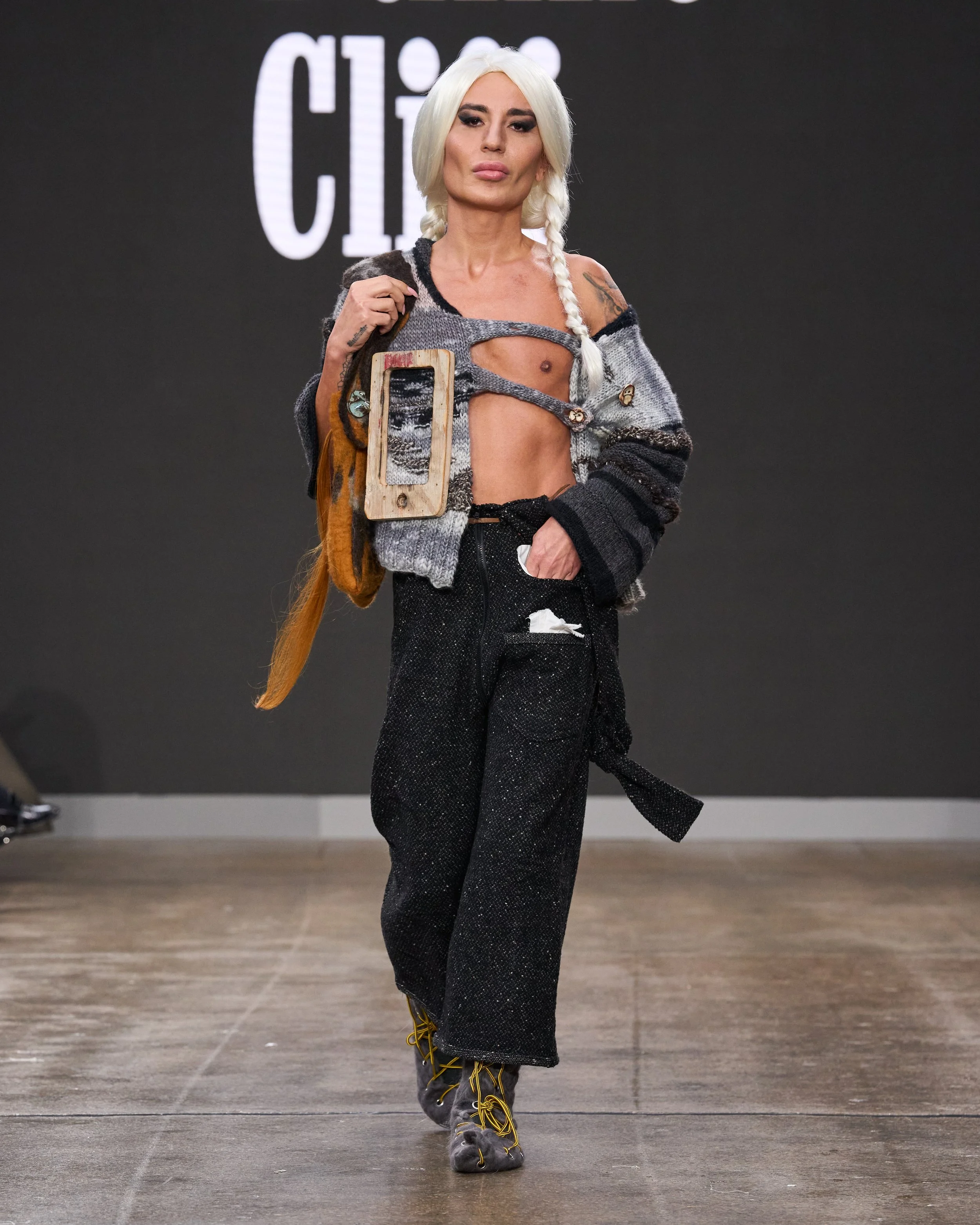 Dunne Cliff F26 005.jpg