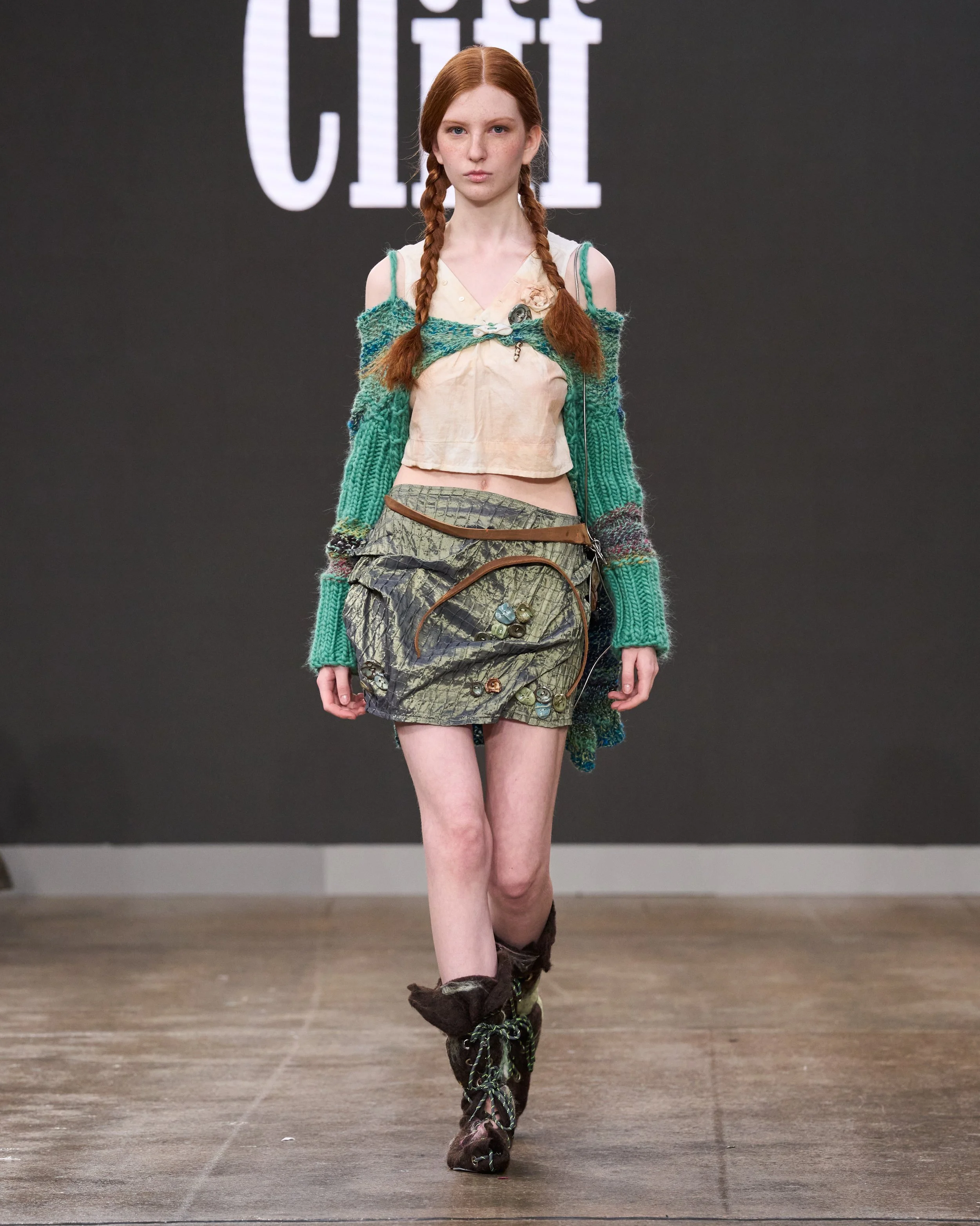 Dunne Cliff F26 009.jpg