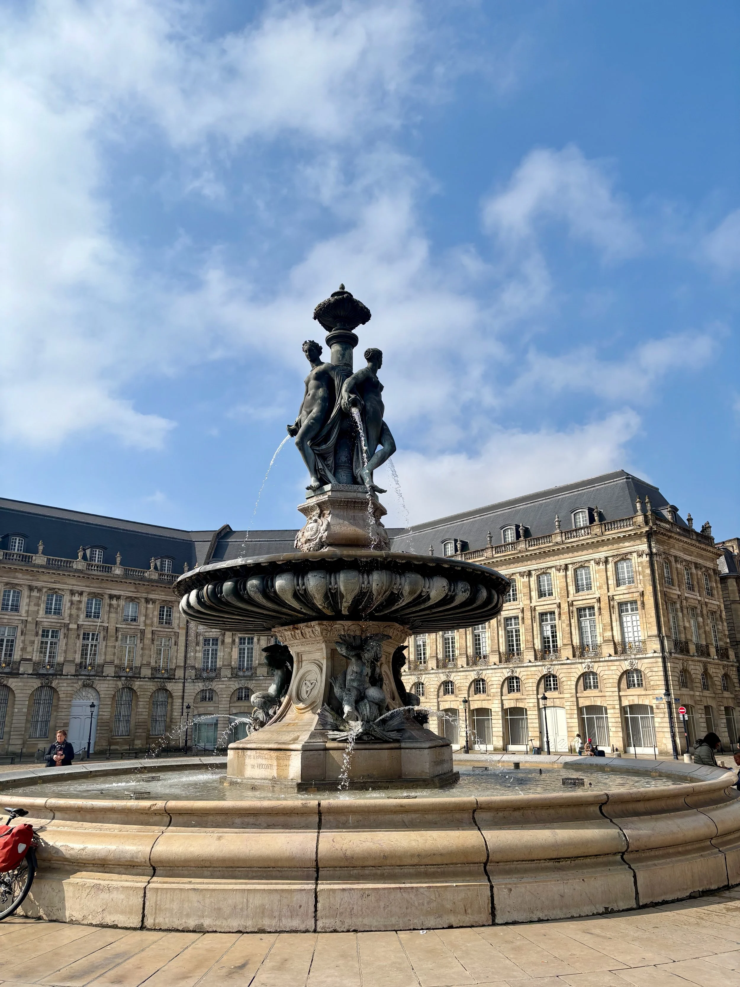 Bordeaux Travel Guide