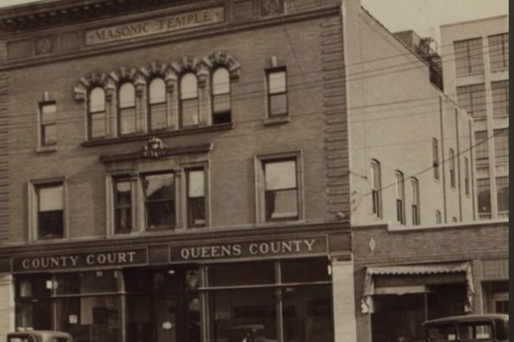 Island City Masonic Temple om Jackson Ave in Long Island City
