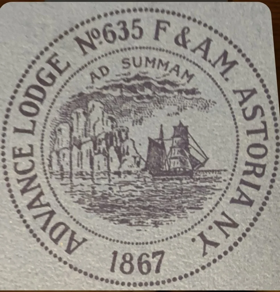 an image of the official seal of Advance Lodge no.635 in Astoria, Queens, Showing the Ship the USS Advance