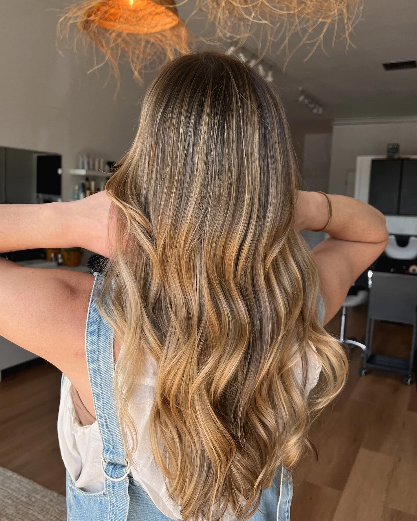 Warm blonde🍂🧸🥐 I&rsquo;ve been loving adding 8WG into my warmer formulas! Stays nice and bright but gives you that fall glow✨

#shadeseq #redkenshadeseq #staugustinehairstylist #staugustinebeach #warmblonde #fallhairinspo