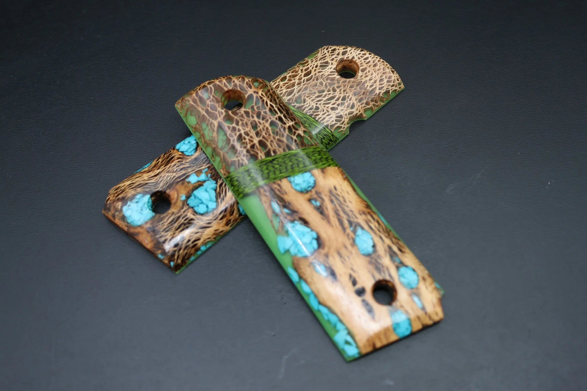Check out this custom set of grips we just finished up for a client.
Cactus skeleton and cholla wood filled with turquoise! 
Stunning! 

Want your own custom set? Send us a message!

#custom #custommade #handmade #EDC #FunctionalArt