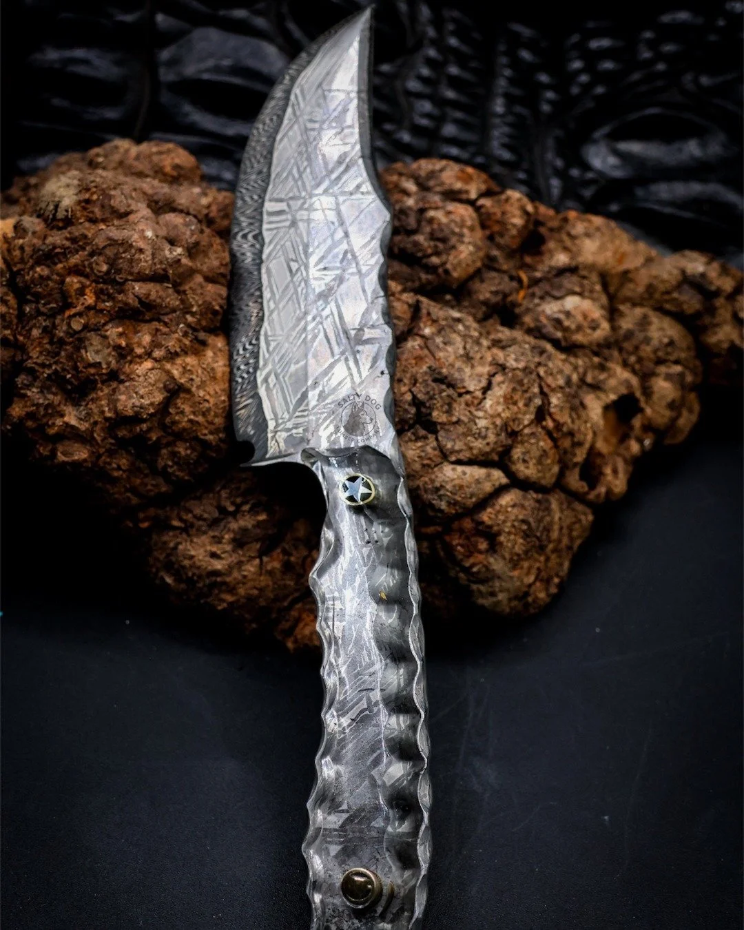 Turns out, &ldquo;don&rsquo;t play with space rocks&rdquo; was never actually a rule. ☄️
Genuine Aletai meteorite.
1080/15N20 twisted W&rsquo;s core.
Widmanst&auml;tten pattern preserved.
From space rock to functional art.
Yeah... we're still staring