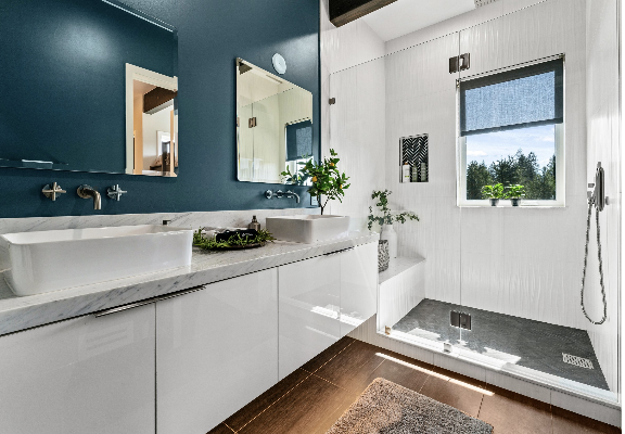 Bedroom 2 Ensuite Bathroom .png