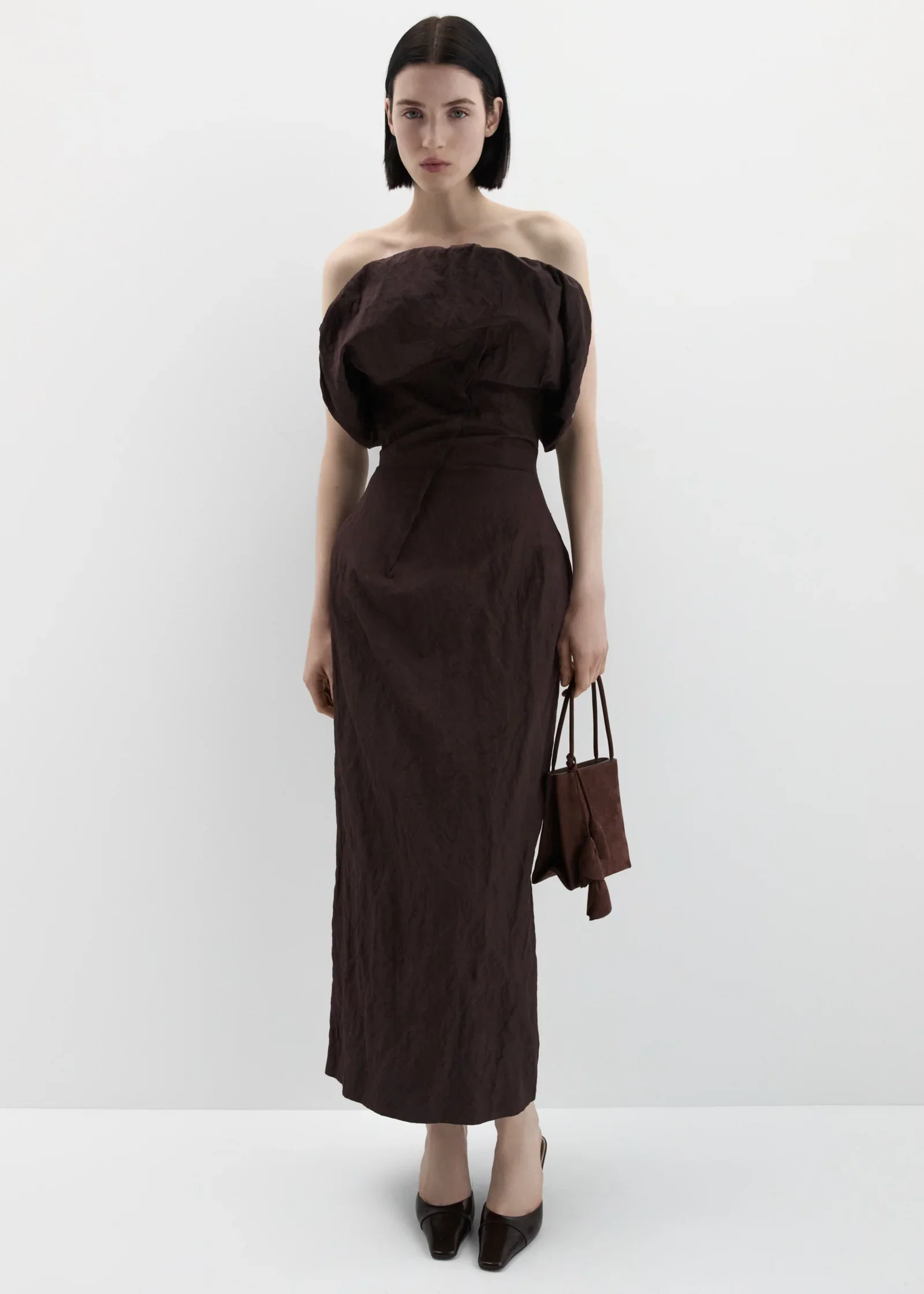 magdabrowndress.webp