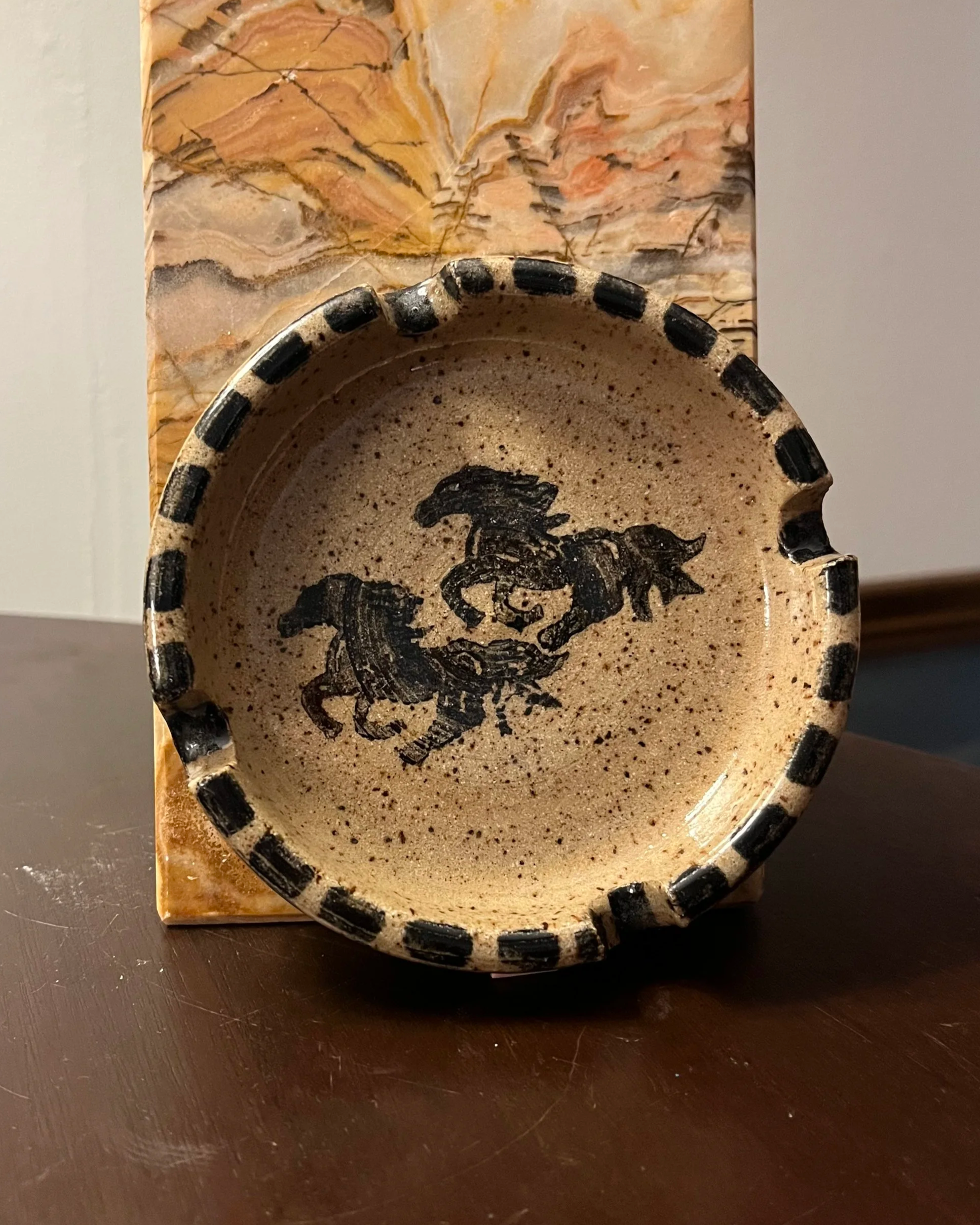 Running horses ashtray