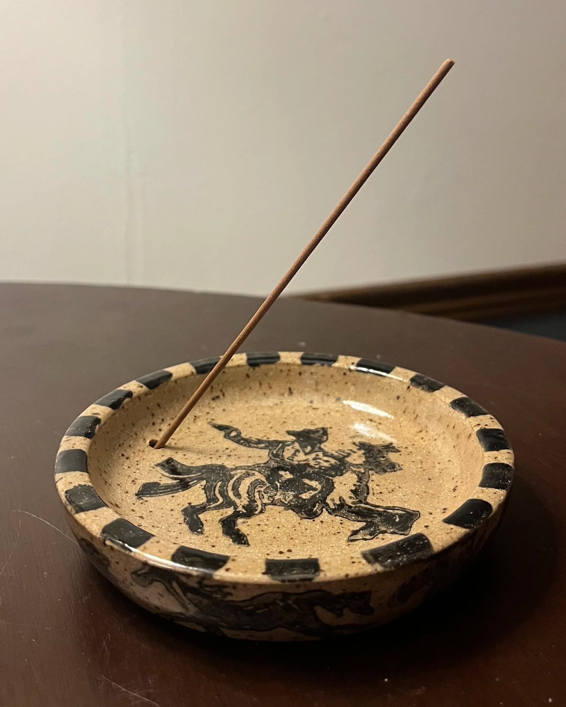 Shoot-out cowboy incense holder
