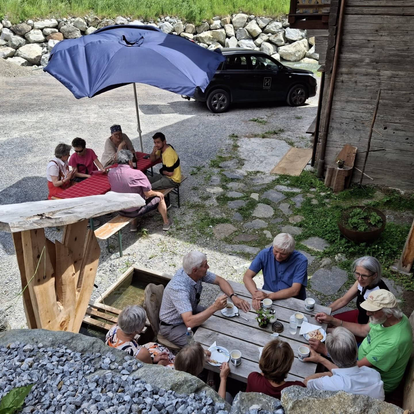 Wir hatten einen wunderschönen Auftakt in die Sommersaison 😃 Vielen Dank an alle die gekommen sind! Wir freuen uns, auf viele weitere schöne Sommertage 🌞 #sommer #vernissage #Pitztal