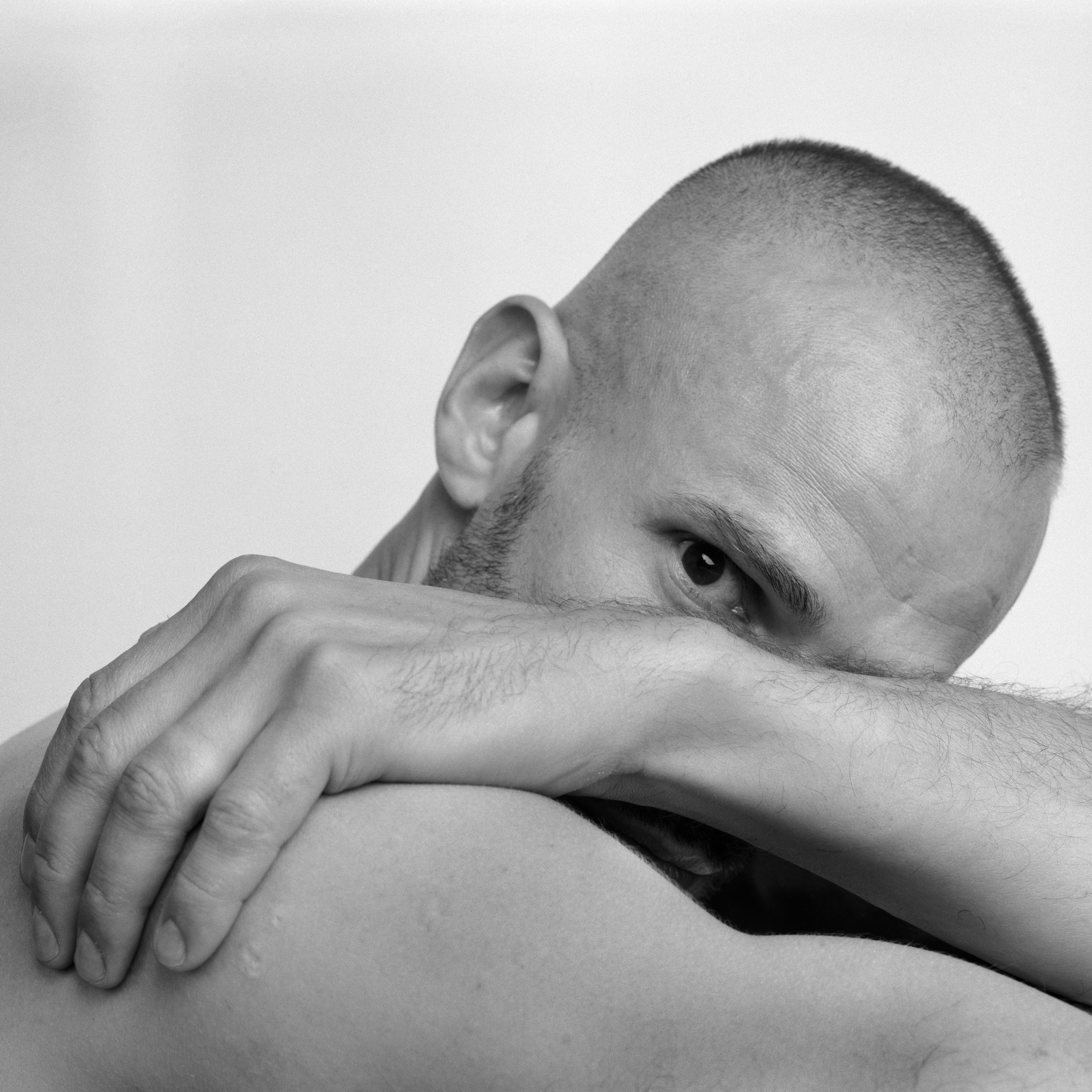 observing_30x30cm.jpg